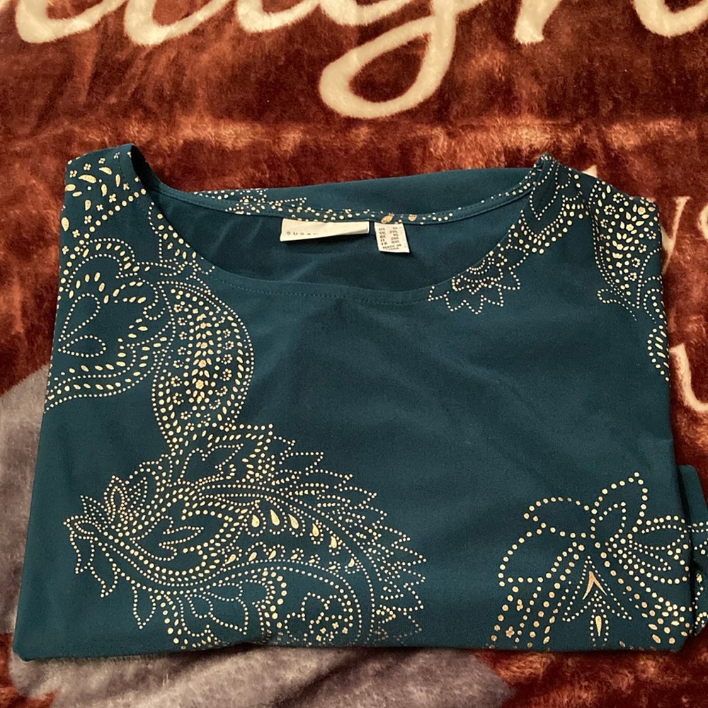 Susan Graver Womens 3/4 sleeve top/ hunter green w gold foil embossed design, 1X